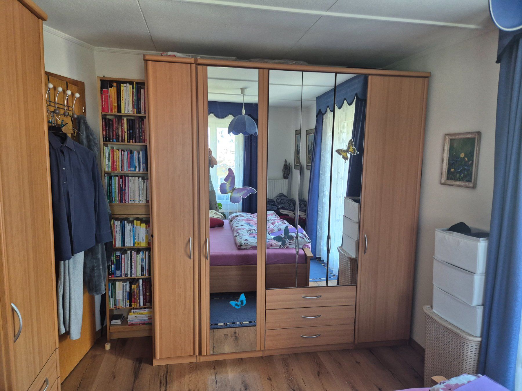 Betten: Schlafzimmermöbel, Schrank, Bett – Gebraucht aus Unterseen von Kau99 2