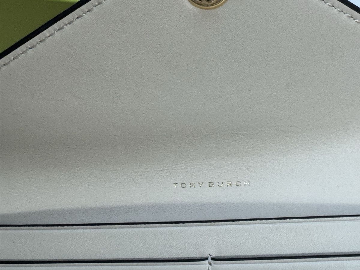 Tory Burch Portemonnaie: T MONOGRAM CONTRAST EMBOSSED ENVELOPE WALLET – Gebraucht aus Hurden von rac_wyf8 5