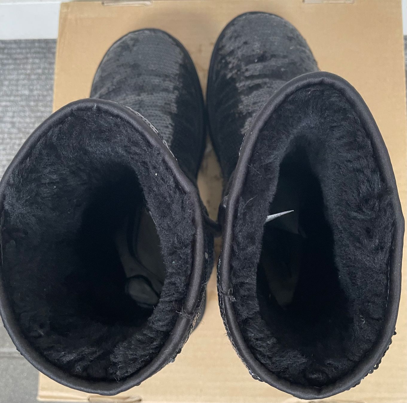 Ugg Damenschuhe: Wintertraum, UGG Classic Sequin Boots Gr.40 – Gebraucht aus Basel von Tashina 3