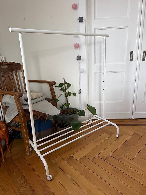 Garderobe: Ikea clothes rack  – Gebraucht aus Zürich von ioa_75n8 1
