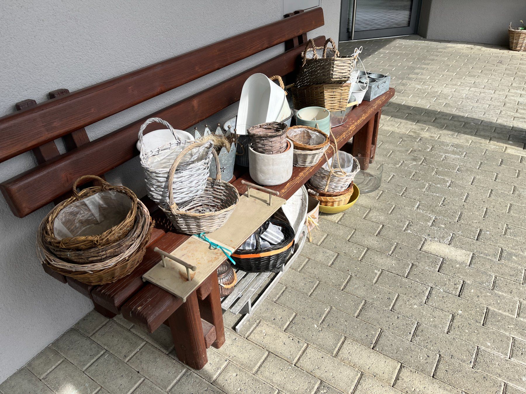 Tutte le decorazioni: Diverse Pflanzgefässe/Körbe, Deko für Garten oder Balkon – Usato da Eich venduto da pht_6xv9 3