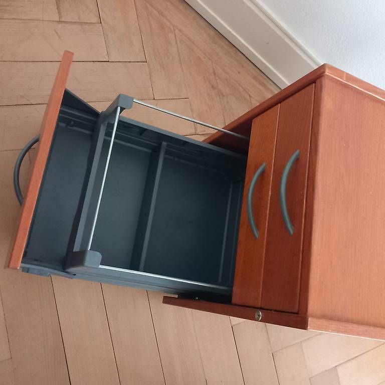 Scrivanie: Meuble de bureau – Usato da Lausanne venduto da mth01 1