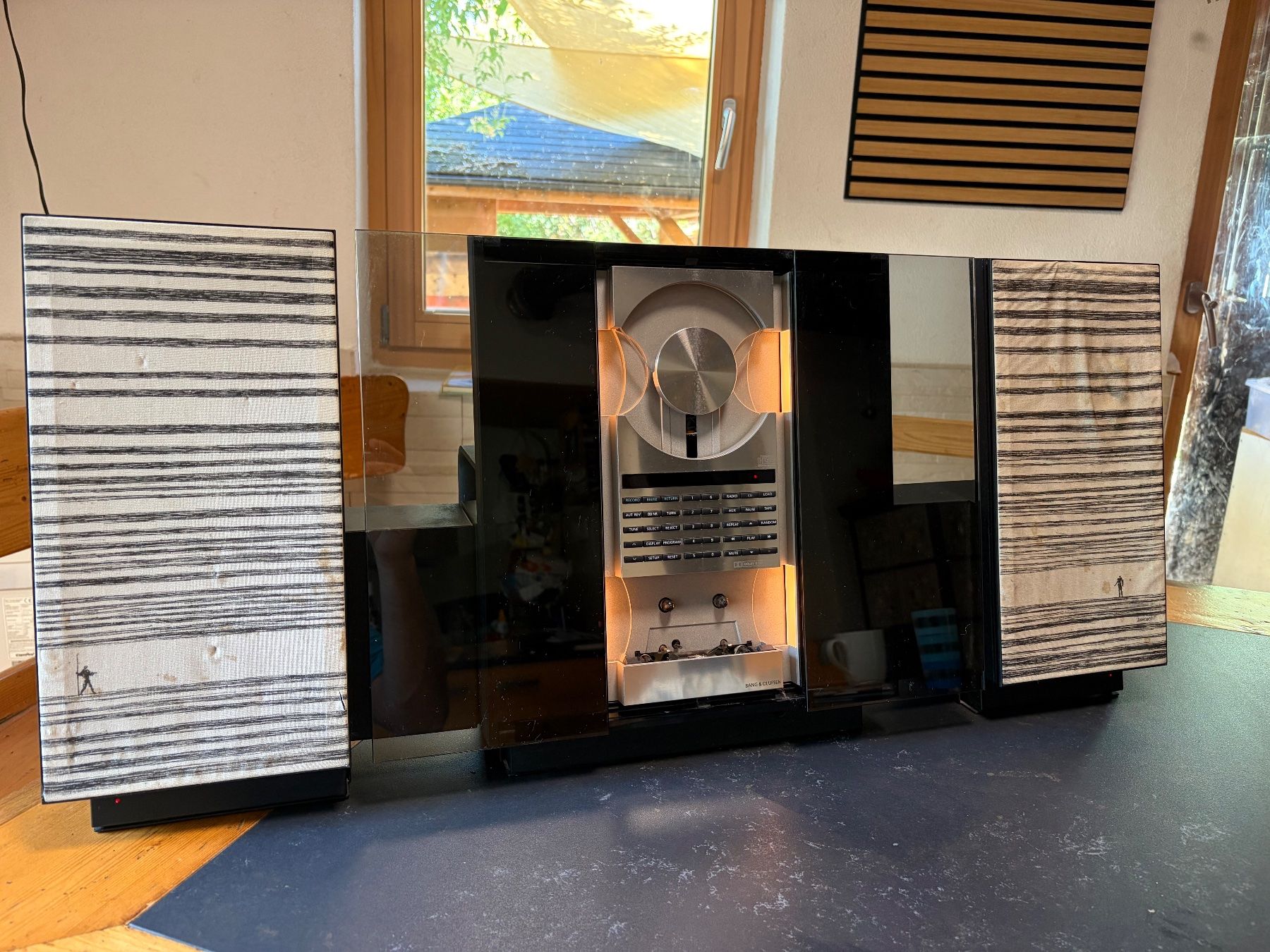 Bang & Olufsen Sistemi audio & multimediali: Bang & Olufsen BeoCenter 2300 + 2x BeoLab2500 à restaurer – Difettoso da Bussigny venduto da yfa_5lyn