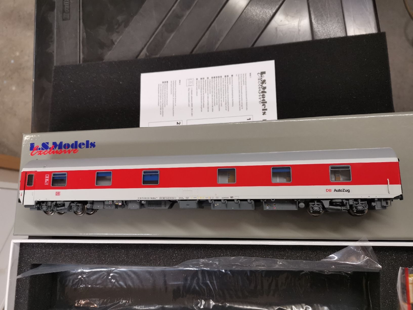 LS Models Modelleisenbahnen: LS MODELS 46027 DB Schlafwagen Ep. 5-6 – Gebraucht aus Muri b. Bern von  1
