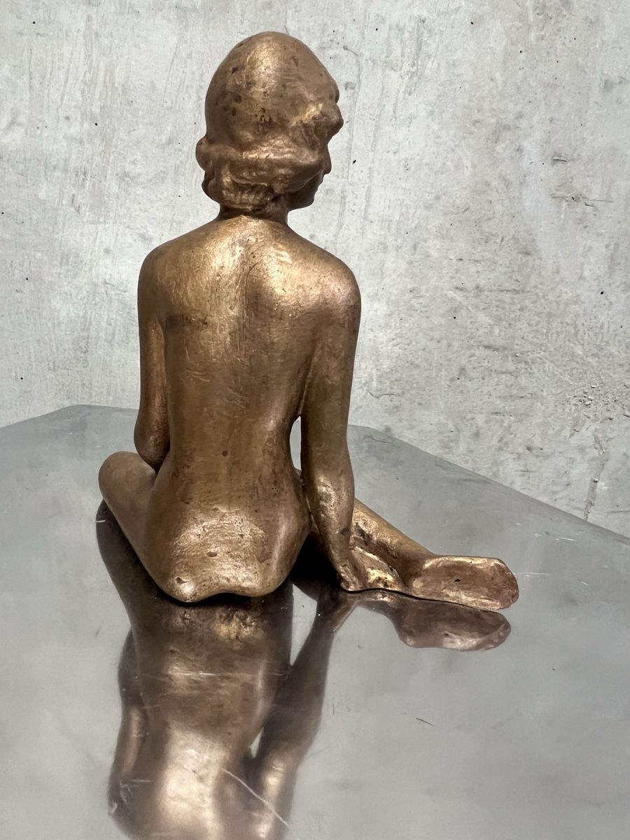 Figuren: Bronzefigur Sitzende Dame mit eingegossener Nummer by Arnold – Gebraucht aus Zürich von Privat_13 2
