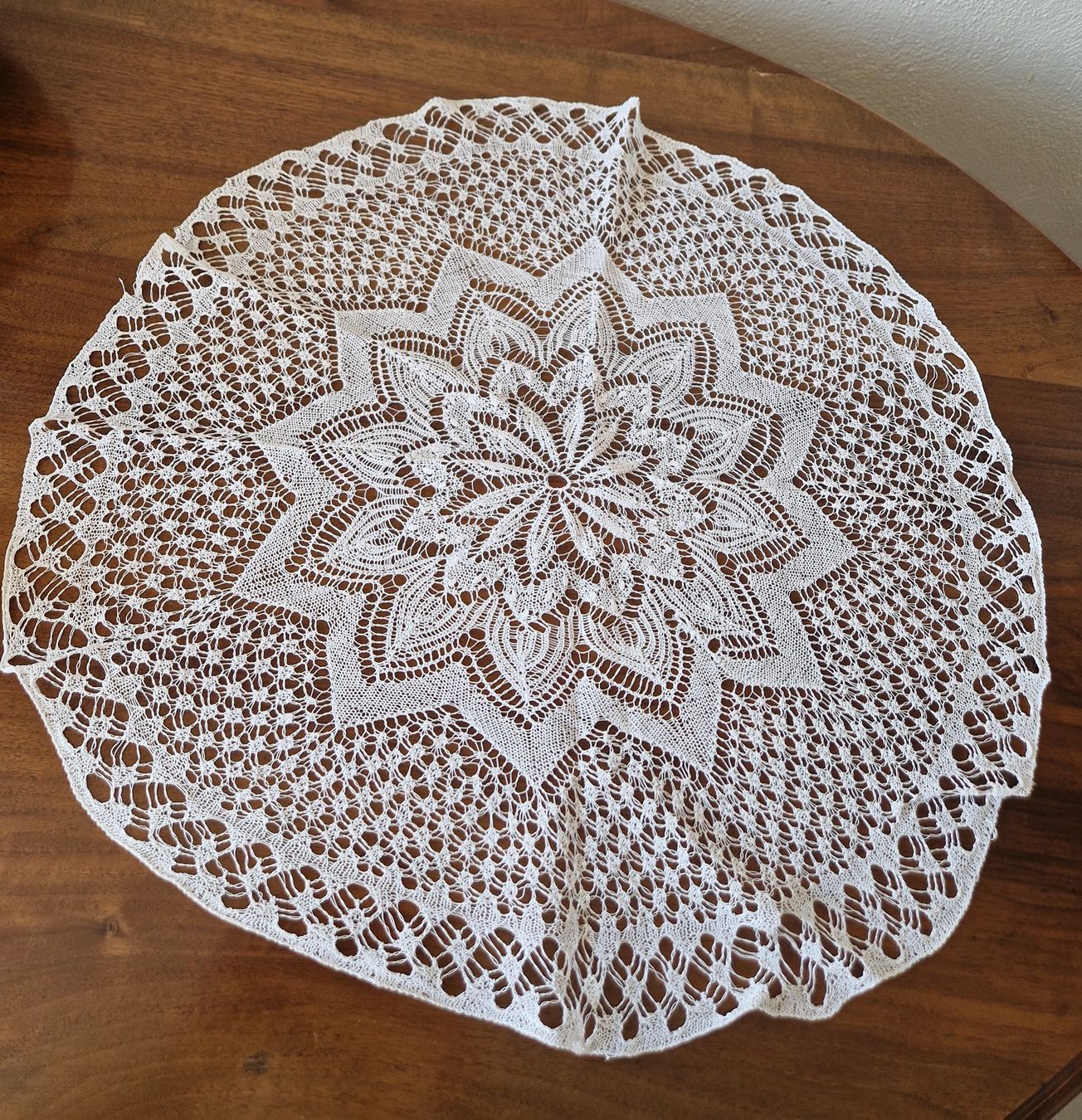 Autre linge de table: Deckeli rund Spitze handgefertigt – D'occasion à Bern par Antikbatik 6