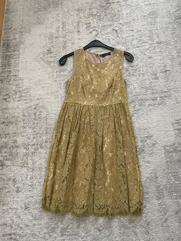 Vestiti: Kleid in Spitze - Twin Set – Usato da Reinach BL venduto da pinusmugo 1