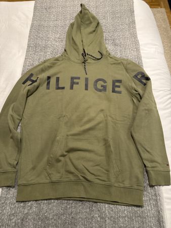 Pull Tommy Hilfiger Denim XXL Kaki - Parfait pour l'été!