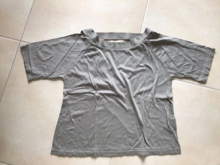 T-Shirt Gr. S mit Ausschnitt hinten von Puma