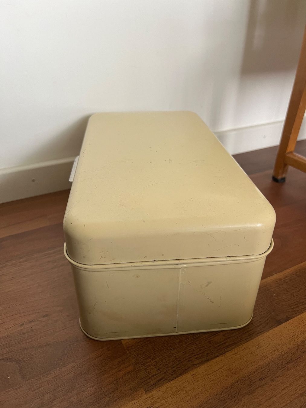 Behälter & Ähnliches: Vintage Brotkasten Blechdose Alt – Gebraucht aus Jona von  5