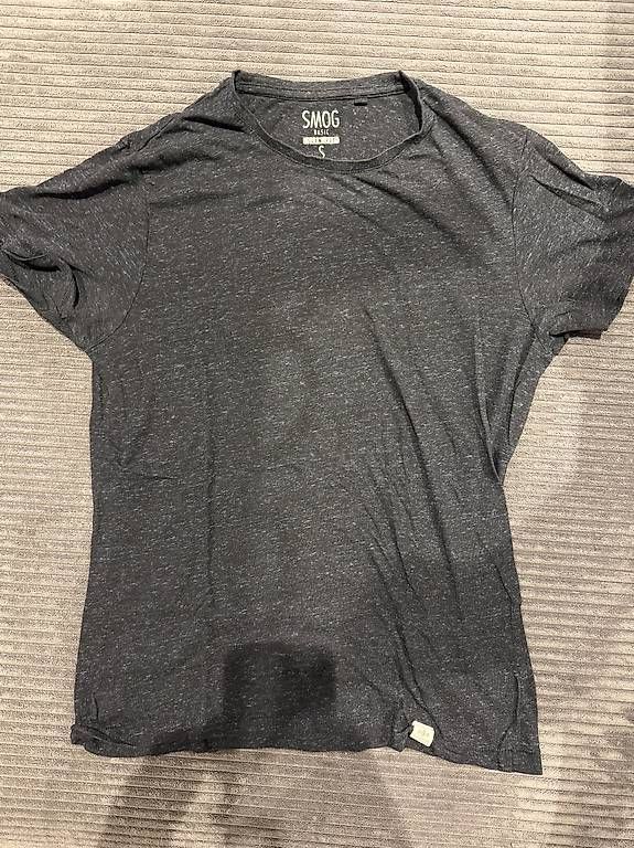 T-shirts: Smog Basic T-Shirt meliert grau  Gr. M – D'occasion à Augst BL par mar_sr5f
