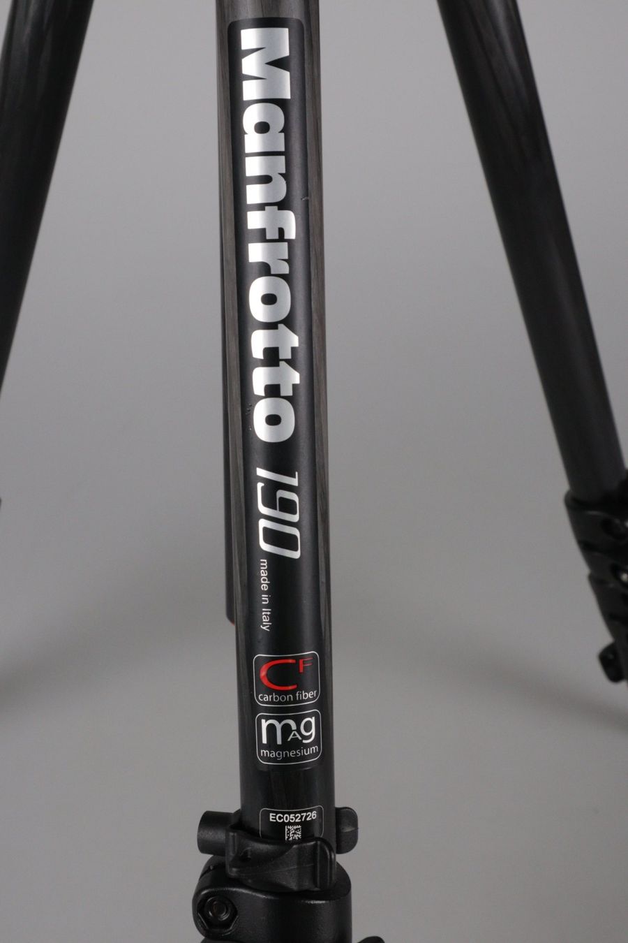 Manfrotto Treppiedi & Teste: Manfrotto 190XPRO4 CF Stativ mit Fluid Head – Usato da Volketswil venduto da brockipfannenstil 1