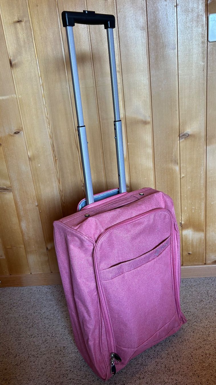 Koffer & Taschen: Rollkoffer rosa, neu – Neu (gemäss Beschreibung) aus Bern von uwe014