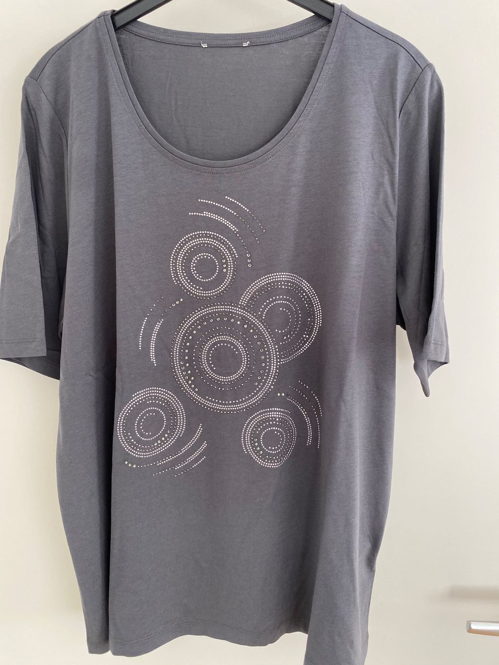 T-shirt: T-Shirt Gr. 44 – Usato da Rapperswil SG venduto da Hubeli