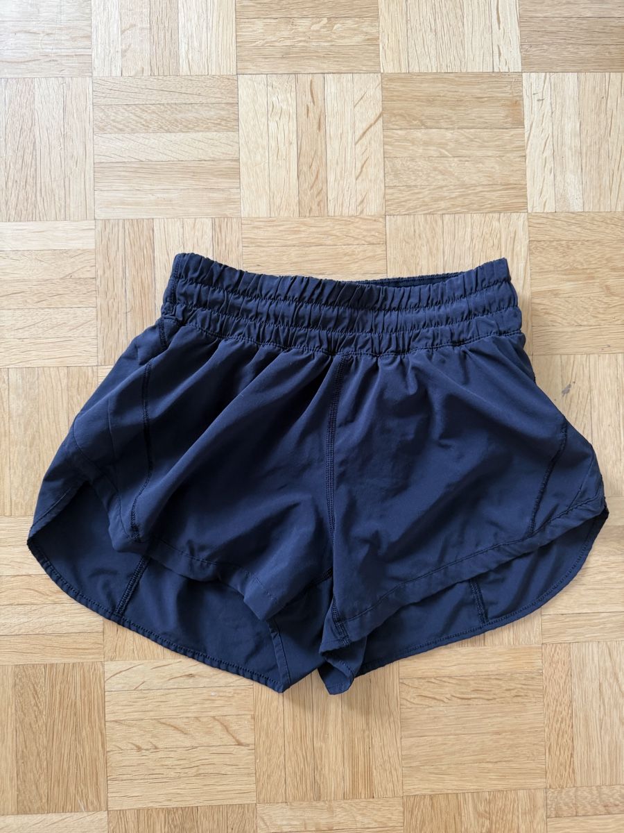 Lululemon Pantaloni: 2 Stk. Lululemon Shorts Schwarz – Usato da Riehen venduto da FHBS 6