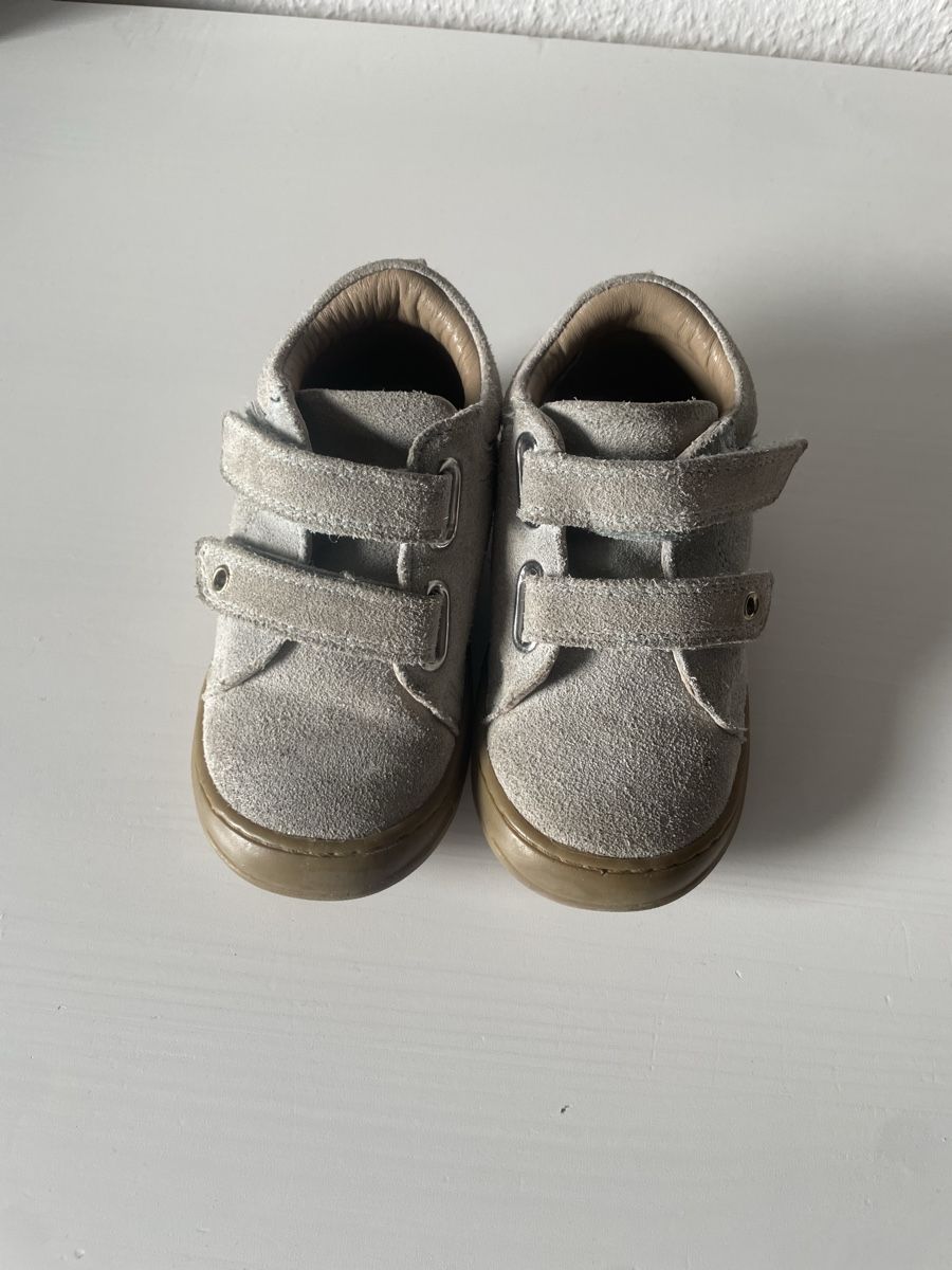 Vertbaudet Schuhe für Jungen: Chaussures enfant Vertbaudet taille 22 – Gebraucht aus Versoix von Pti-pois