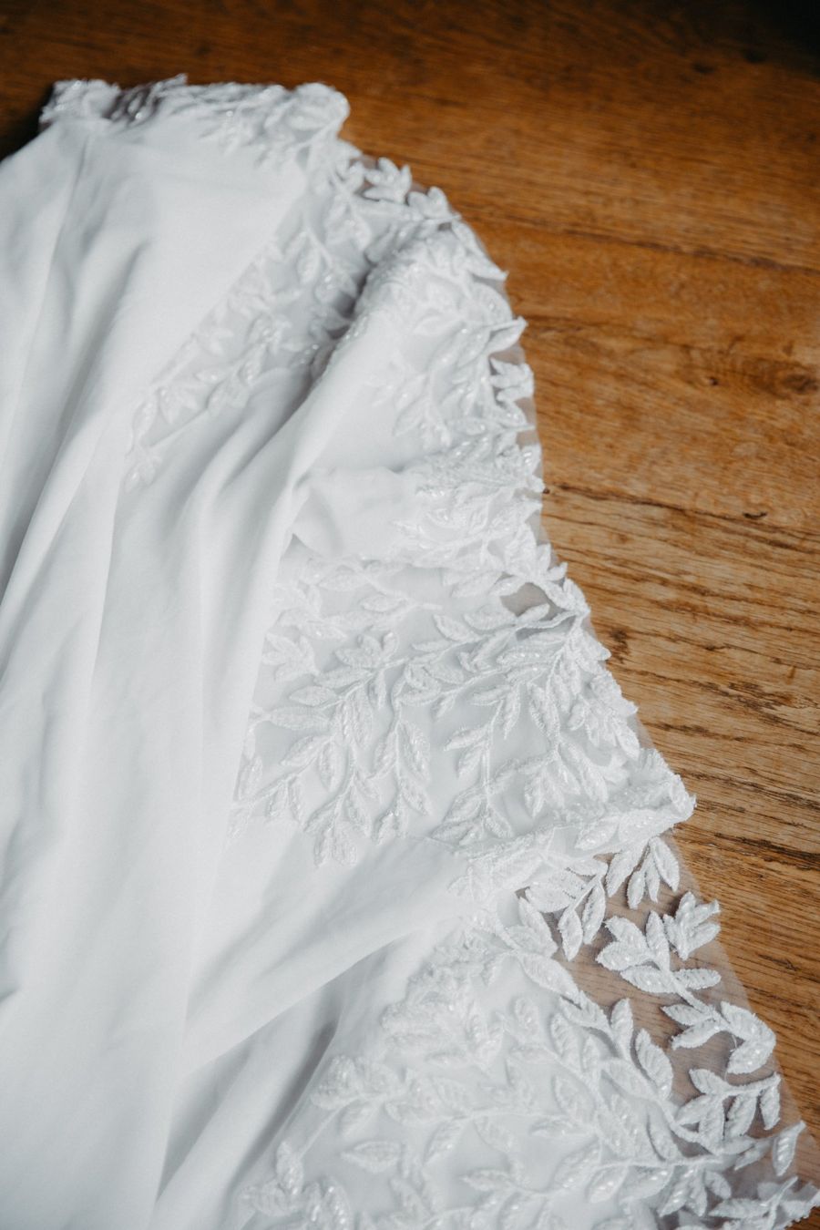 Vestiti: Secondhand Brautkleid von Ria Tener, Grösse 36-38 – Usato da Brunnen venduto da Herzig-Brautmode 3