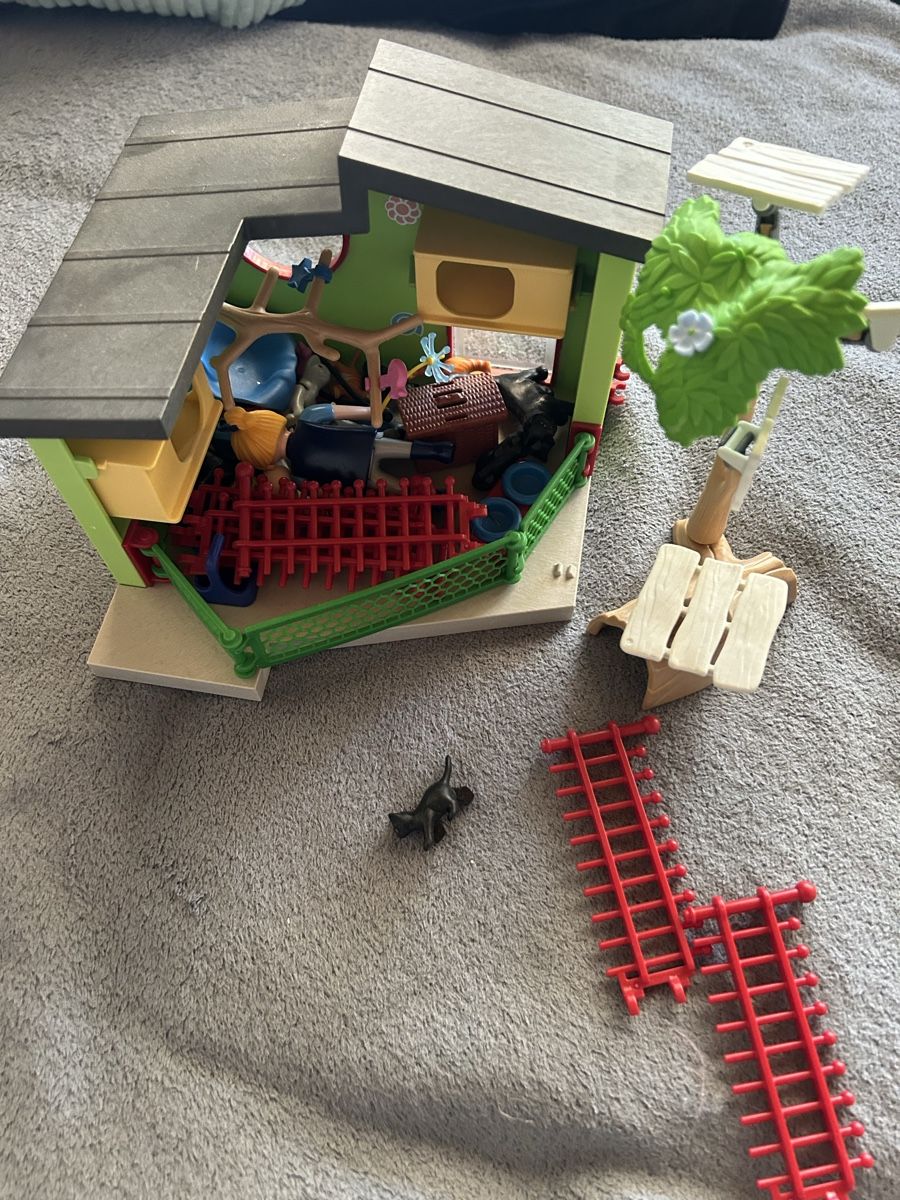 Playmobil Giocattoli: Playmobil Katzenheim – Usato da Wohlen b. Bern venduto da Honeypie 1