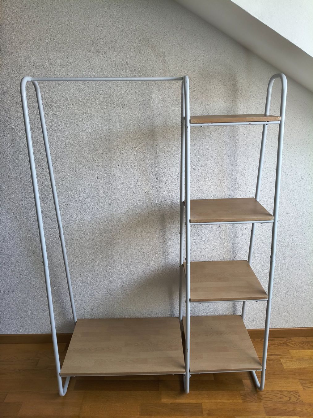 Garderobe: Kleiderständer Metall weiss – Gebraucht aus Rapperswil SG von benjam_int