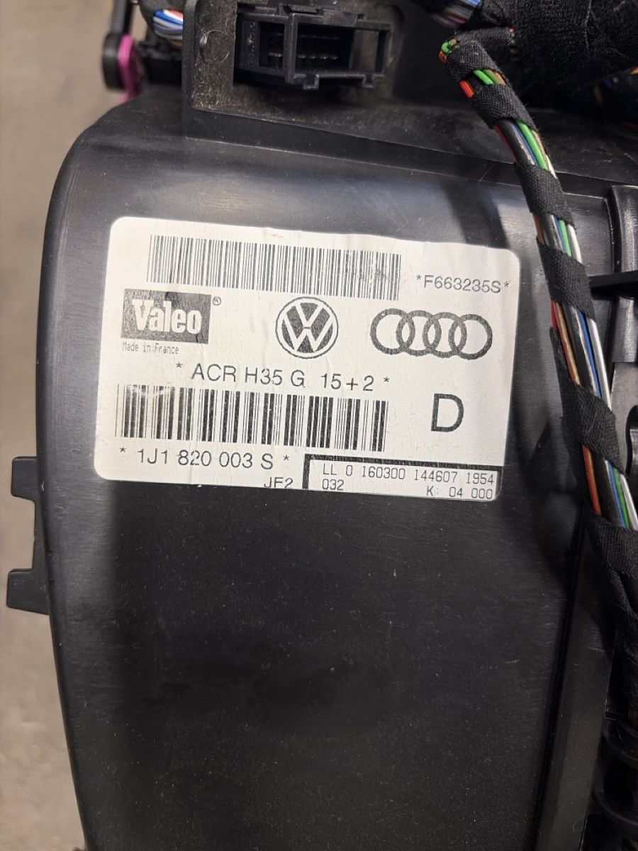 Volkswagen Tutti pezzi di ricambio auto: Gruppo ventola AC e Riscaldamento Golf 4 – Usato da Bironico venduto da Sgrazza 2
