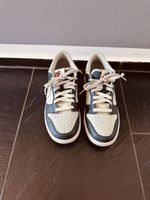 Nike Dunk Low, Hellgrün/Dunkelgrün, Grösse 38