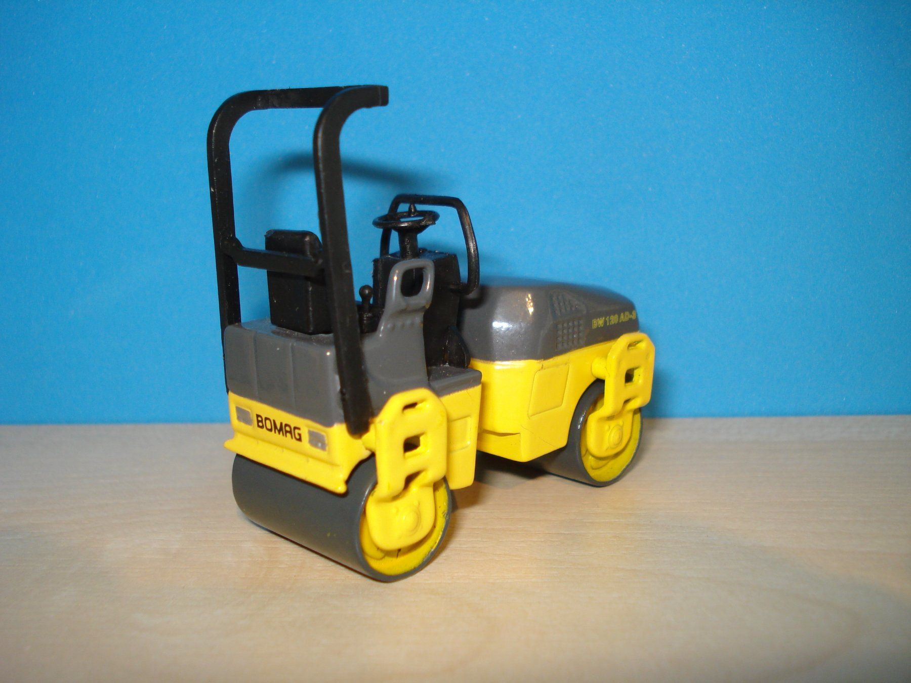 Kit di modellismo & Modellini statici: BOMAG BW 120 AD-3 Tandemwalze – Nuovo (secondo la descrizione) da Mitlödi venduto da worker04 2