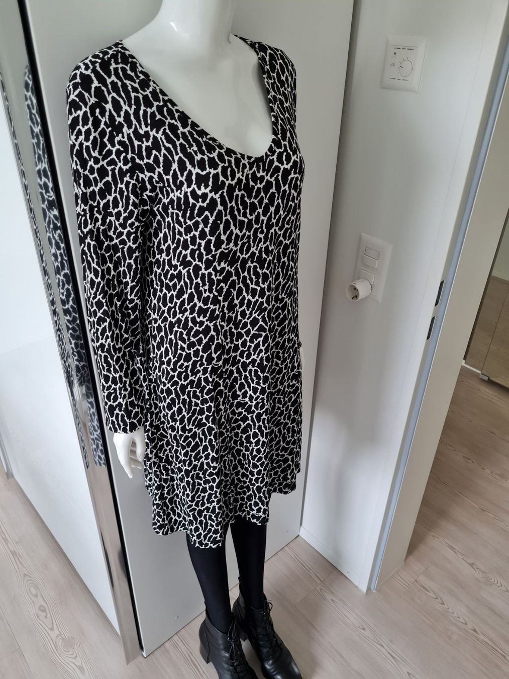 Vestiti: Kleid schwarz/ weiß – Nuovo (secondo la descrizione) da Schaffhausen venduto da Catboot01 1