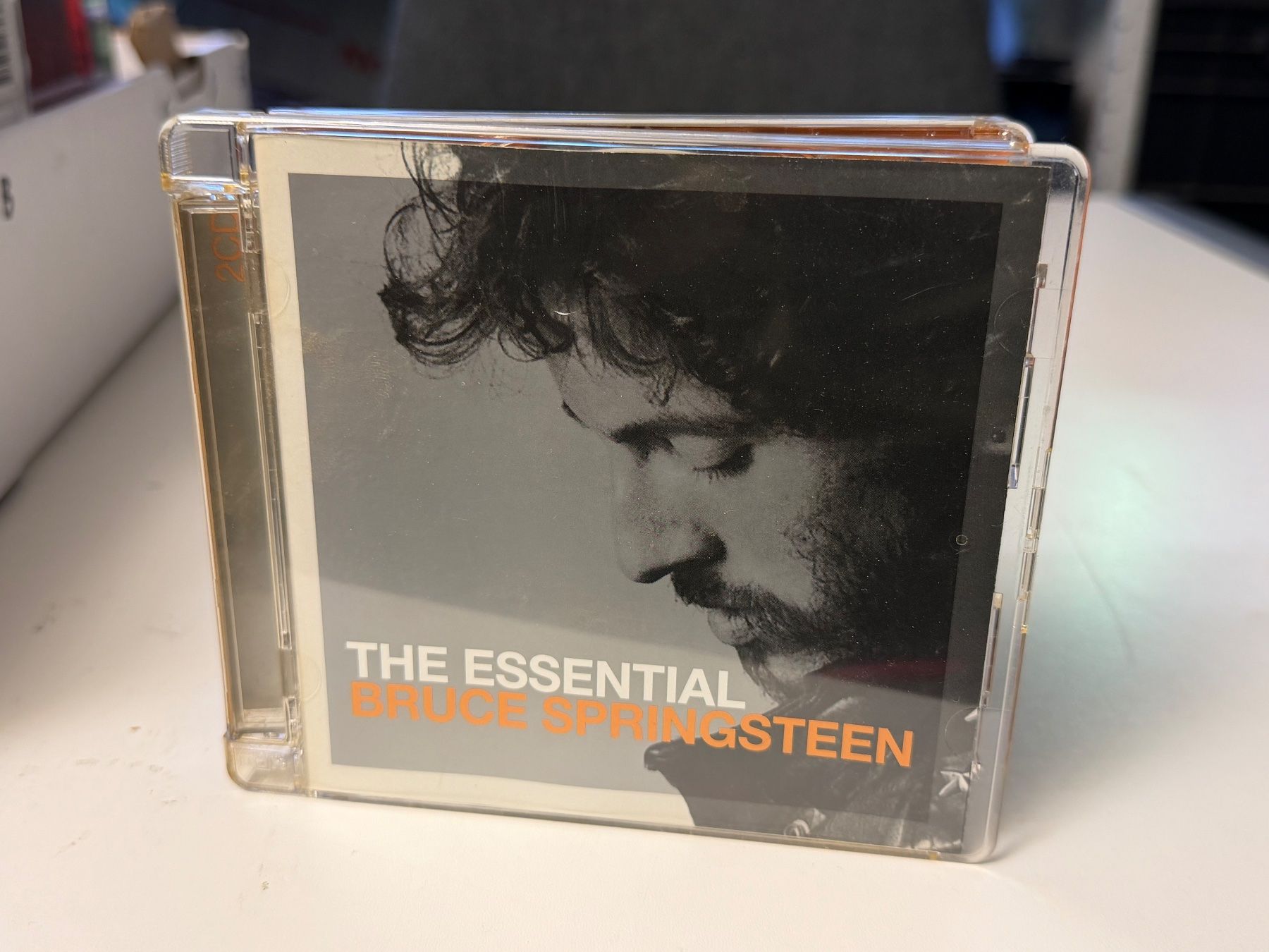 CD: Bruce Springsteen - The Essential Bruce Springsteen - HD23D – Nuovo (secondo la descrizione) da Küsnacht ZH venduto da Jazztilldawn
