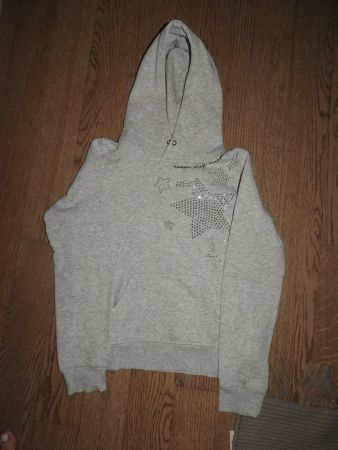 Kapuzenpullover grau mit Sternen Strass, Grösse 158/164