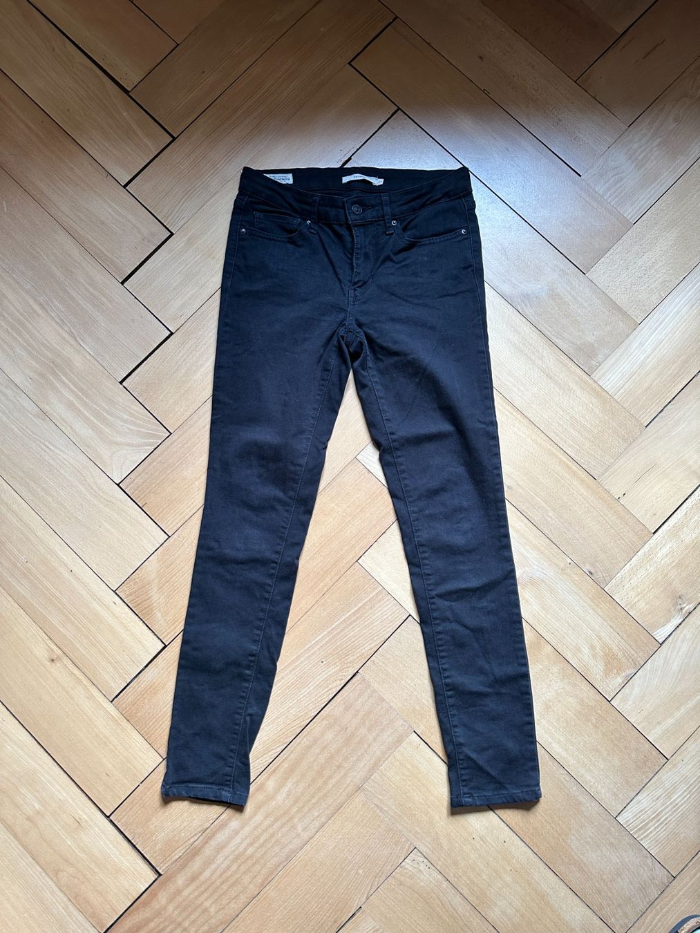 Levi's Jeans: LEVIS - Skinny Jeans schwarz W27 – Usato da Zürich venduto da Diazaio