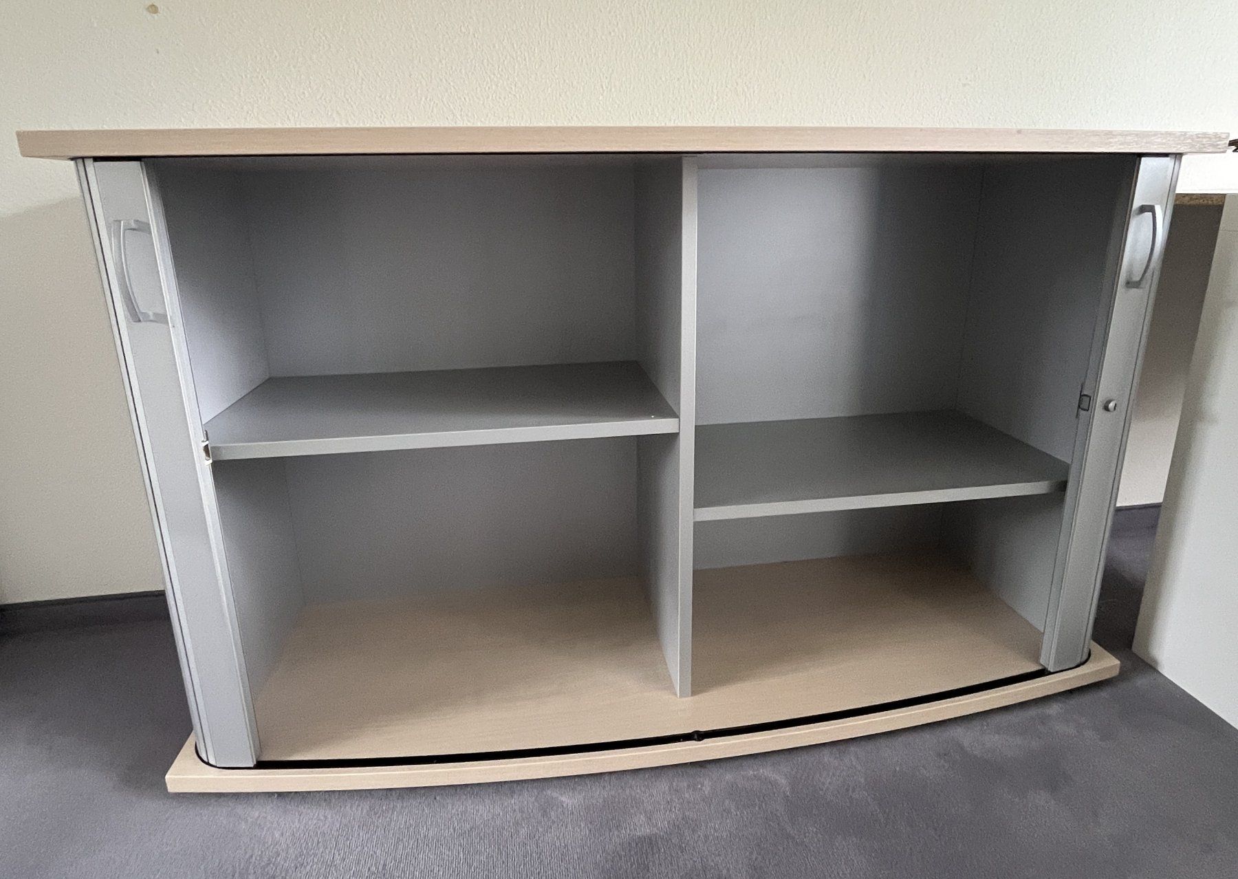 Cassettiere: Sideboard mit Rolltüre – Usato da Mönchaltorf venduto da Rog_9by5 1