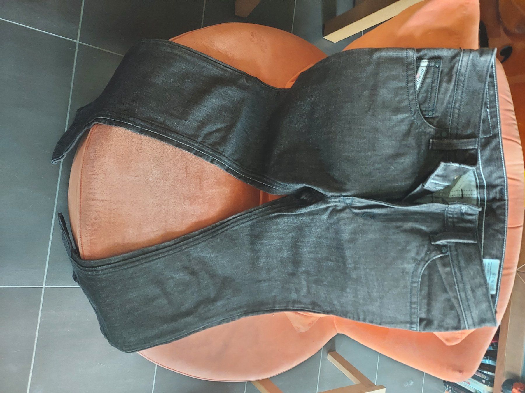 Diesel Jeans: Jeans diesel 28 – Nuovo (secondo la descrizione) da giez venduto da sylronorid
