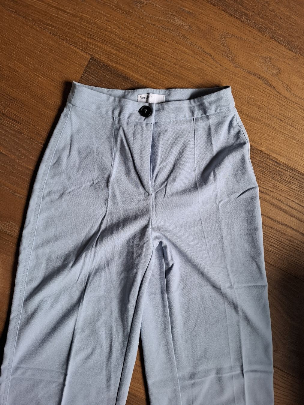 Bershka Hosen: Stoffhose – Gebraucht aus Biel-Benken BL von lki_gn82 1