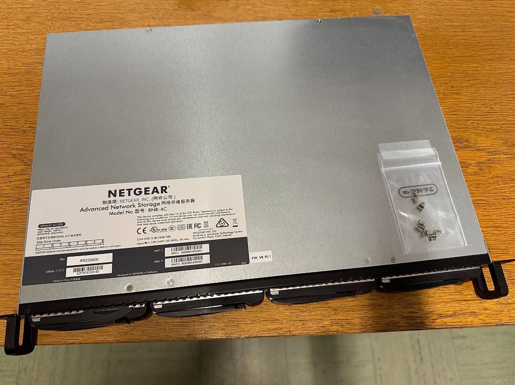 Hub & Switch: NAS Netgear RNR-4C senza dischi – Usato da S. Vittore venduto da damonbonesi 1