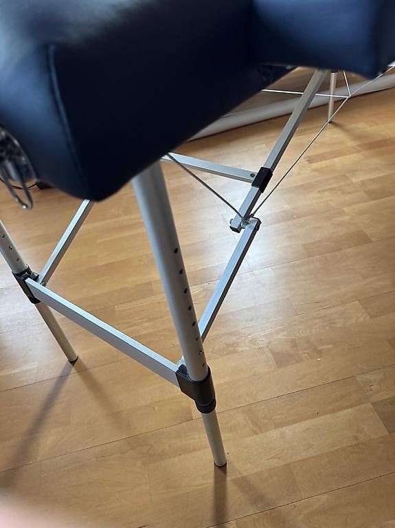 Sedie a sdraio: Massageliege 3-Teilig – Usato da Münchenstein venduto da femke_lammers 1