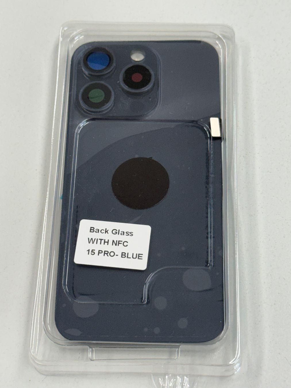 Apple Telefoni cellulari / Smartphones: Vitre Arrière pour iPhone 15 Pro avec NFC | Flash – Nuovo e nell'imballaggio originale da Zug venduto da ElPhone 2
