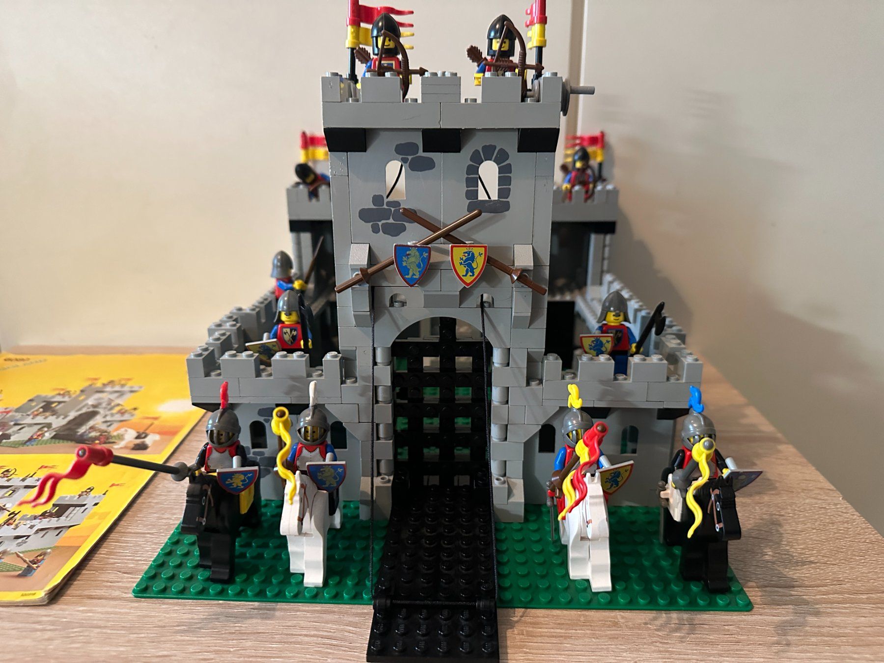 Lego Kit di costruzioni: LEGO Ritter 6080 King's Castle – Usato da Basel venduto da Don-Angel 6