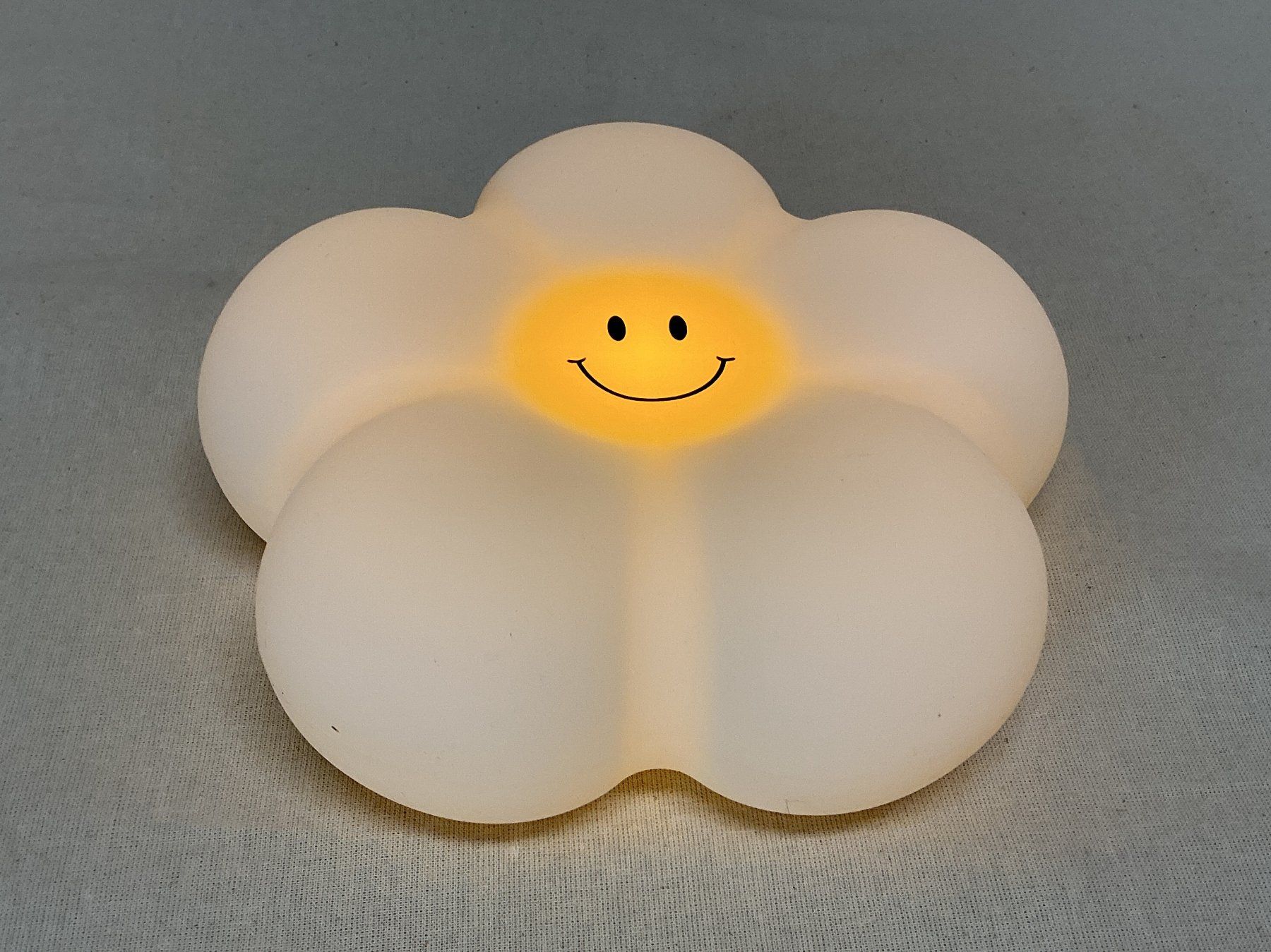 Lampen: LED Lampe Blume – Neu (gemäss Beschreibung) aus Richterswil von Restwert_Richterswil 2