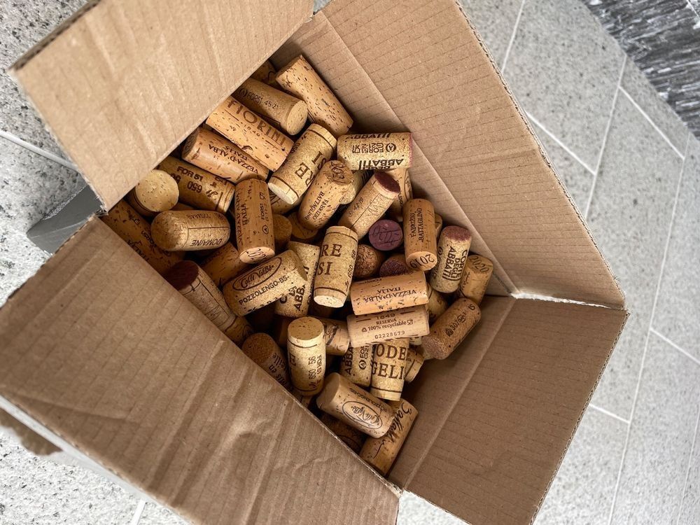 Apribottiglie & Tappi per chiusura: Korkzapfen (gebraucht) – Usato da Seedorf UR venduto da Vita000