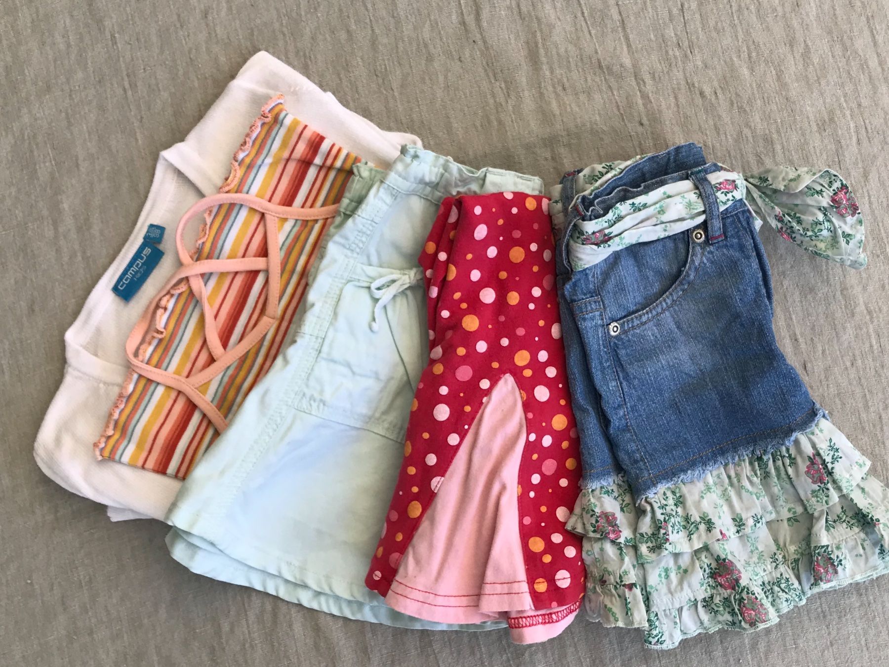 Lotti & Set di vestiti: Mädchen Kleiderpaket in Grösse 98 – Usato da uster venduto da articles