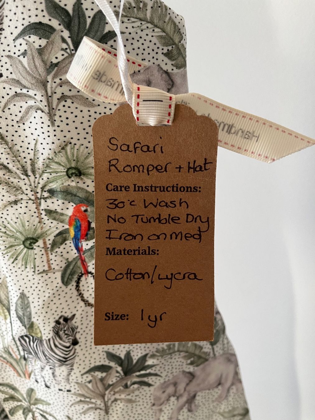 Completi: Romper suit and hat - Hand made by Gill – Usato da Courchavon venduto da joe_5msk 1