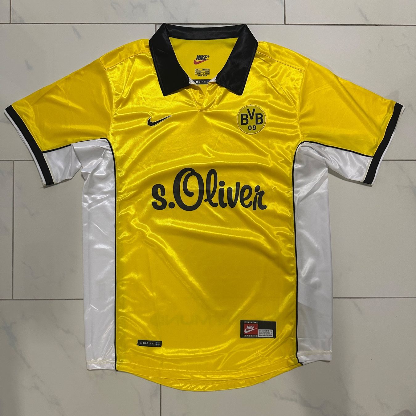 BVB Maillots de corps & Pantalons: Borussia Dortmund Trikot Grösse L – Neuf (Voir description) à Liestal par tha_dg6j