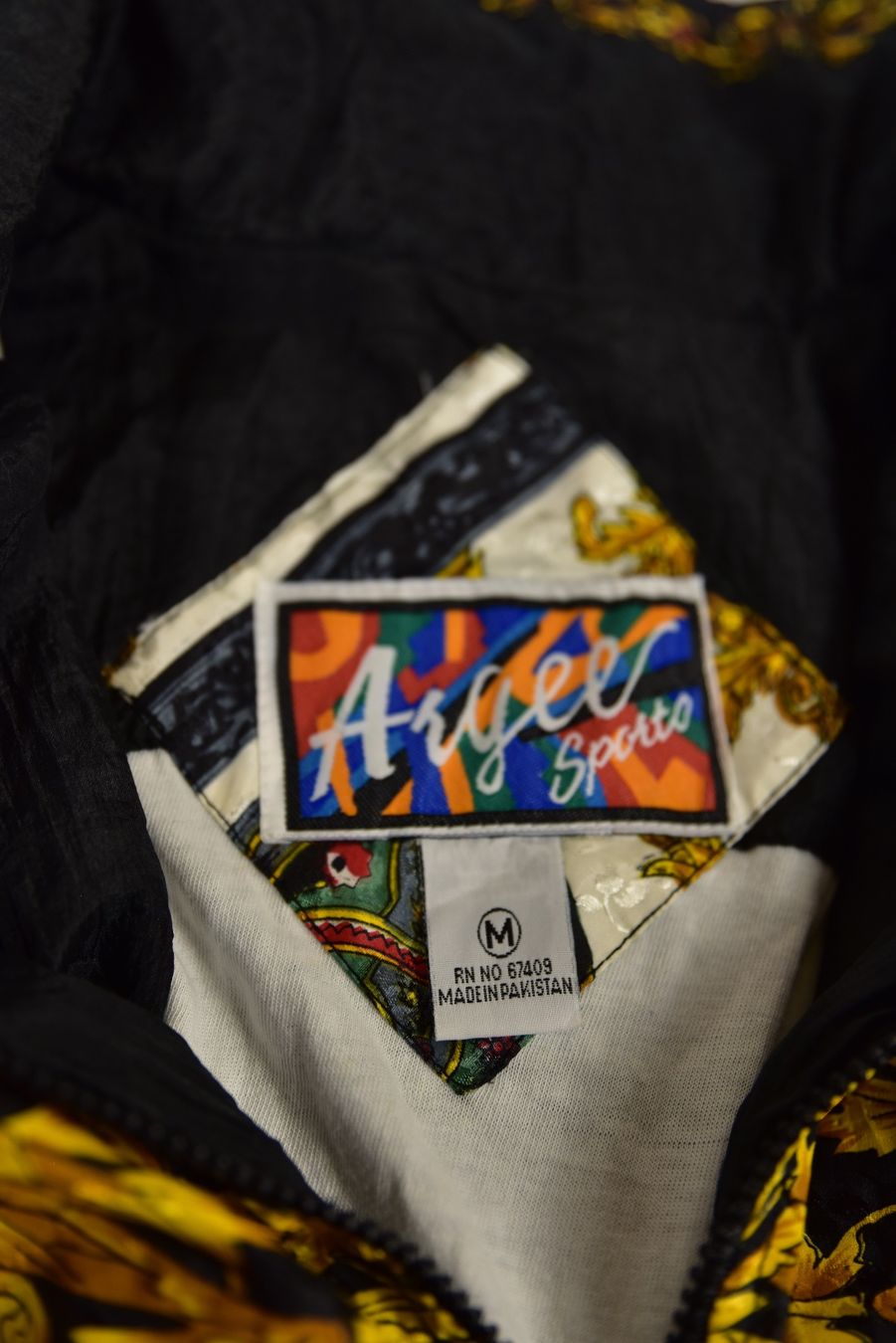 Giacche: Vintage Windbreaker – Usato da Luzern venduto da eli_b9zg 5