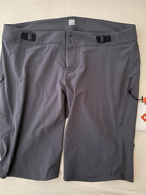 Pantaloni: Rapha Trail Fast & Light Shorts MTB  Neu, ungetragen – Usato da Moosseedorf venduto da Zurro