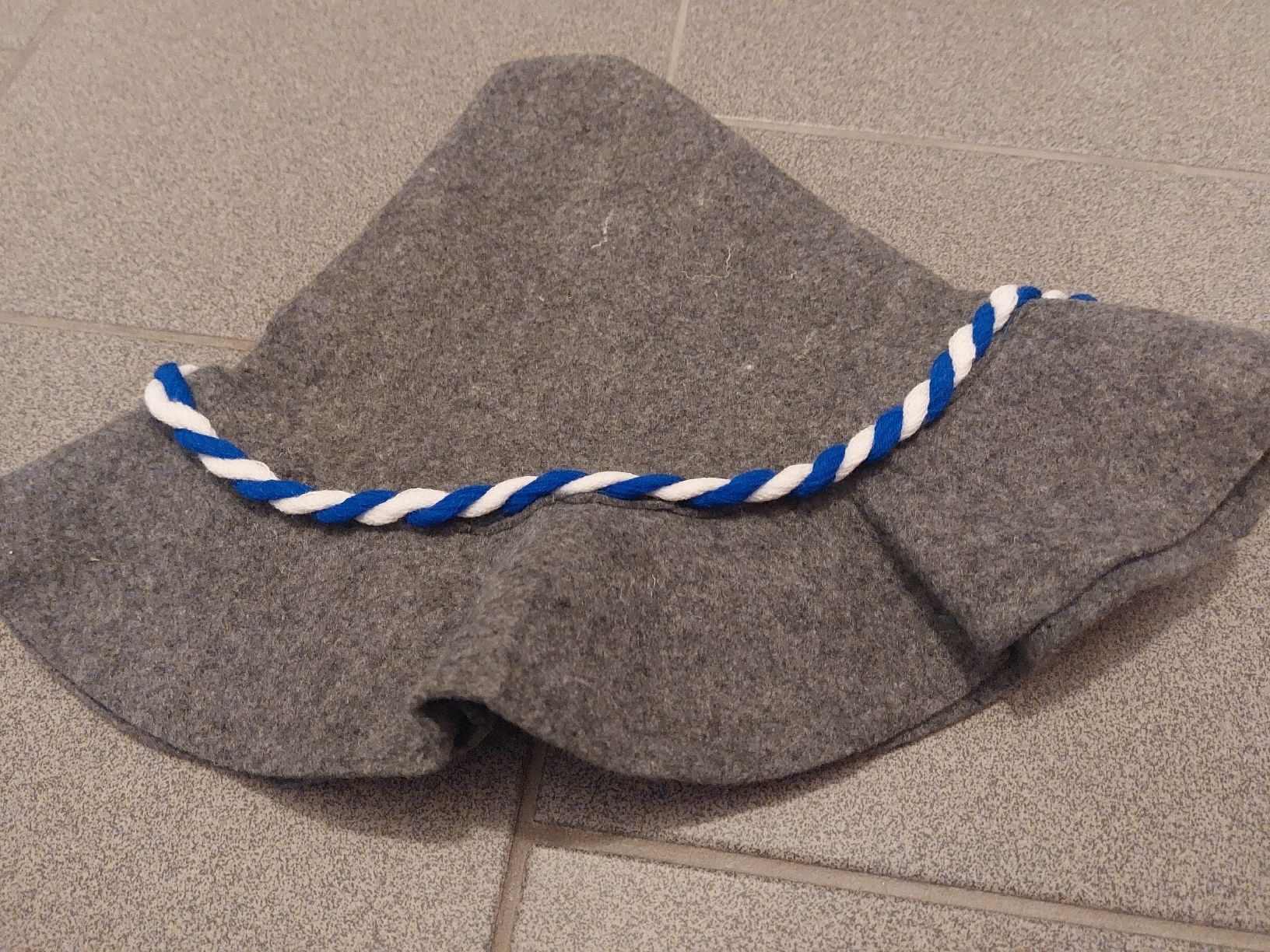 Copricapi, berretti & cappellini: Traditioneller Filzhut, Grau, – Nuovo e nell'imballaggio originale da Summaprada venduto da nora014 1