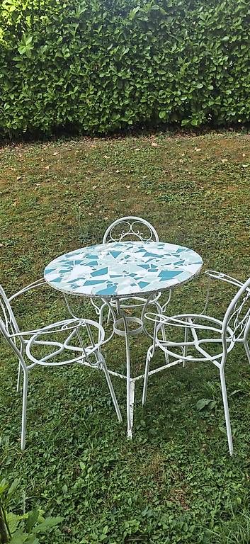 Set de table et chaises: Garten Tisch mit Stühle  – D'occasion à Kriens par jos_6drn 1