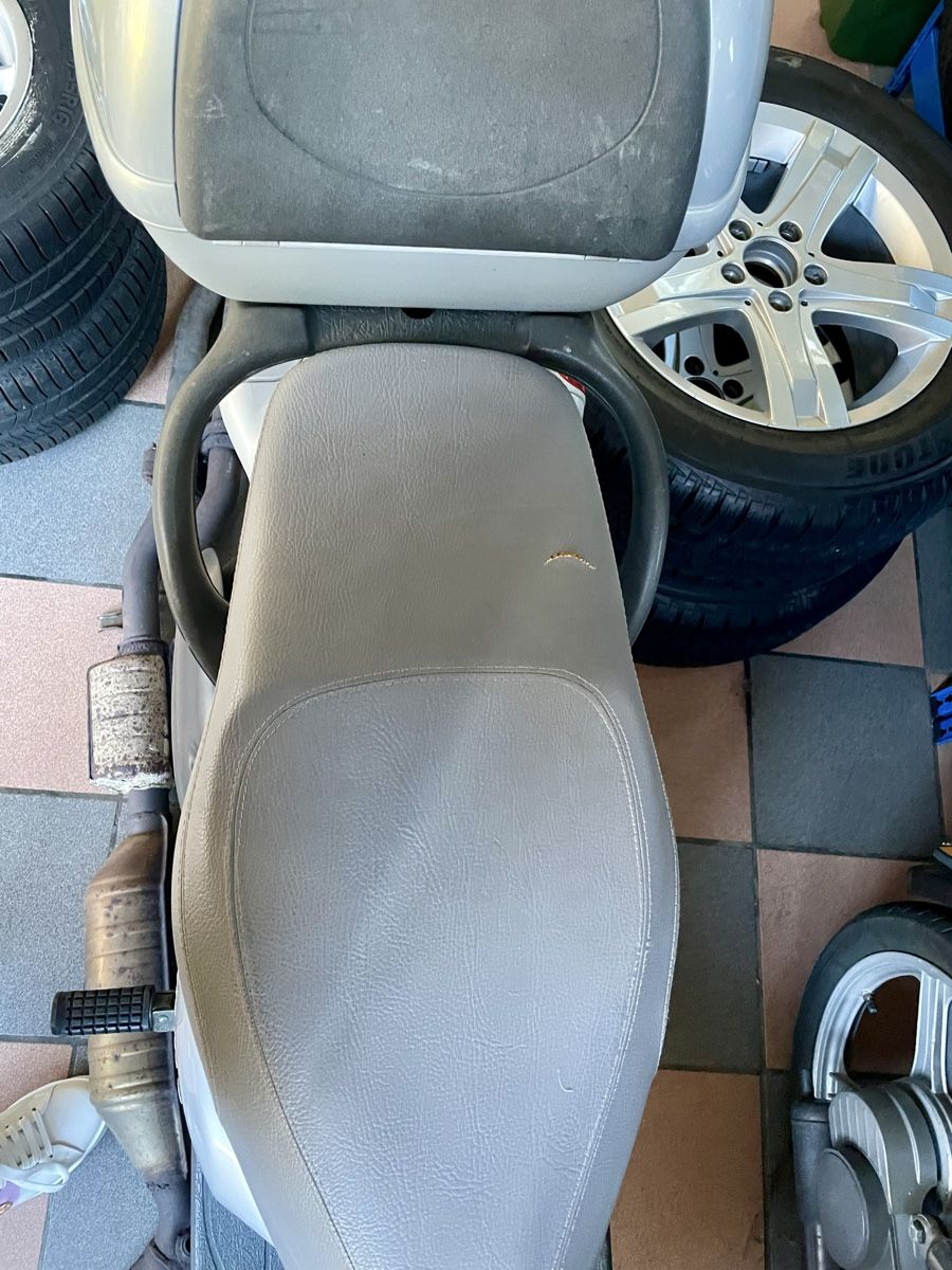 Aprilia Scooter: Aprilia Scarabeo 100 cc – Usato da Morcote venduto da mariano03 3