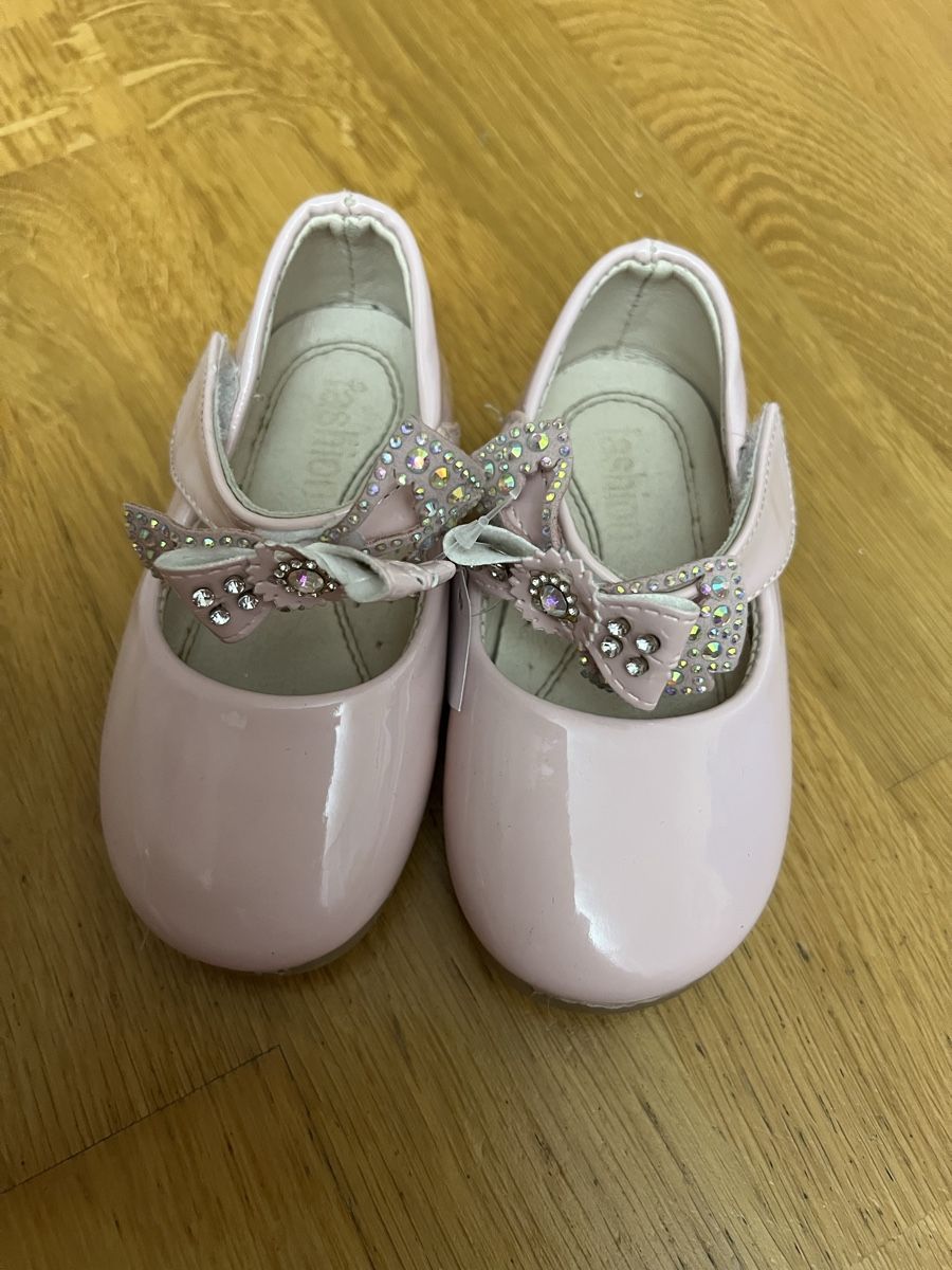 Chaussures filles: Elegante Ballerinas Gr. 24 – D'occasion à Meilen par gio_xlz7