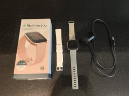 Fitbit Versa 2 Smartwatch in  guten Zustand mit Zubehör