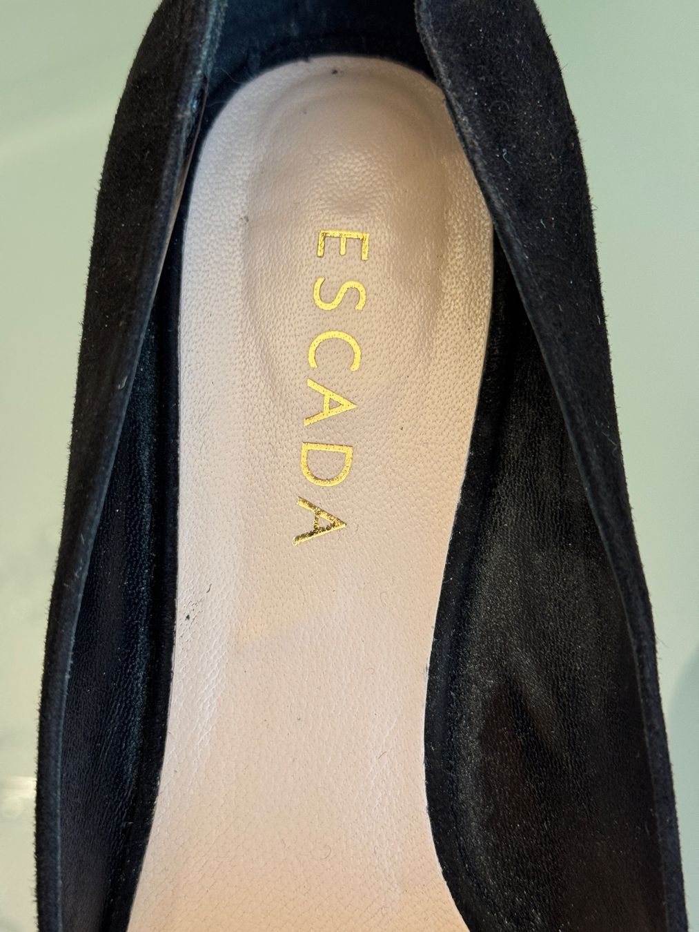 Escada Scarpe da donna: Elegante Escada Wildleder-Pumps – Usato da Unterägeri venduto da Jr61 2